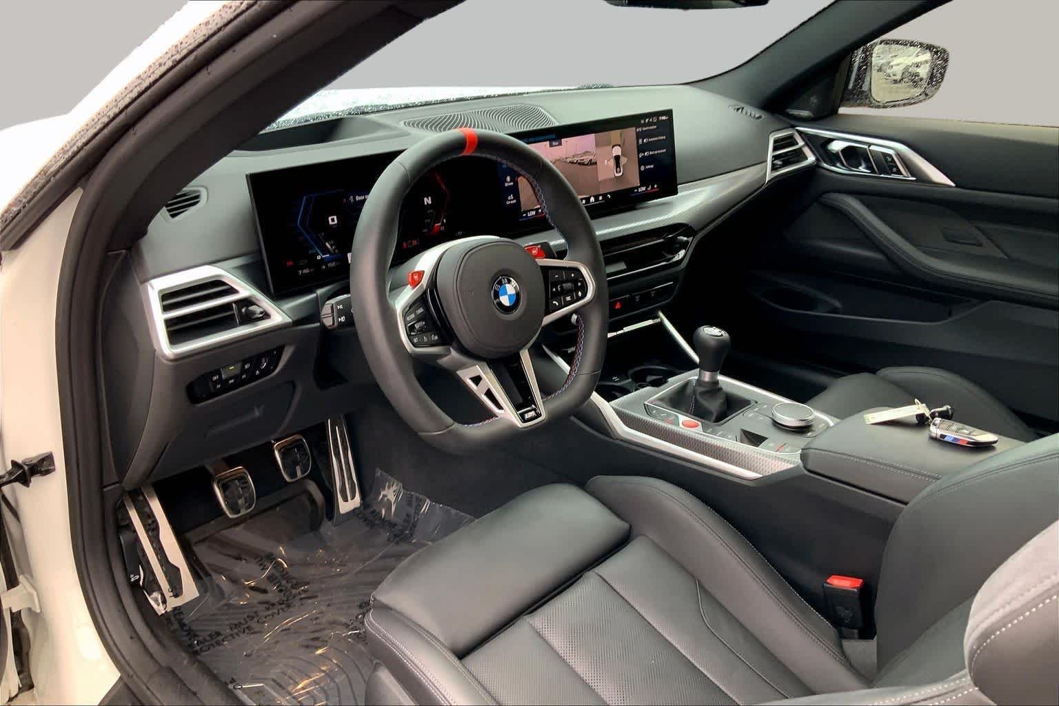 Used 2025 Alpine White BMW  image 17
