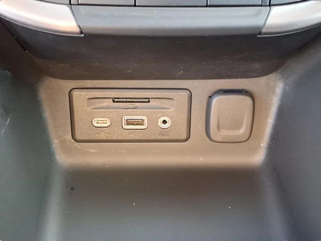 Used 2023 Silver GMC AT4 image 17