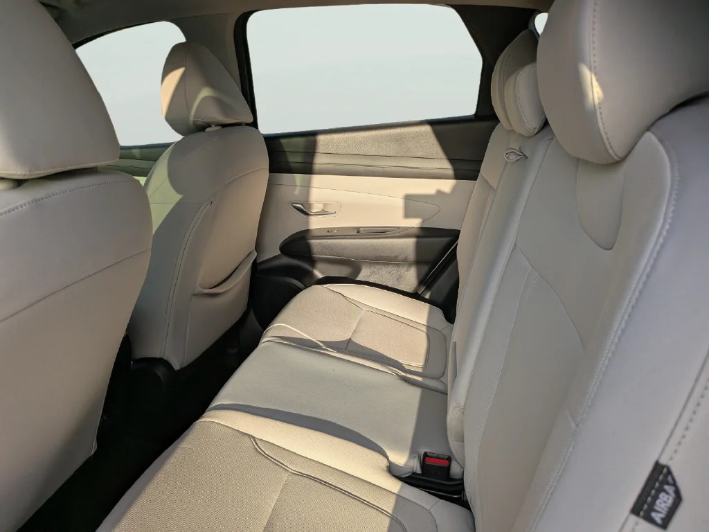 Used 2025 Silver Hyundai SE image 14