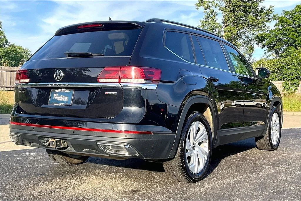 Used 2022 Black Volkswagen 3.6L V6 SE w/Technology image 13