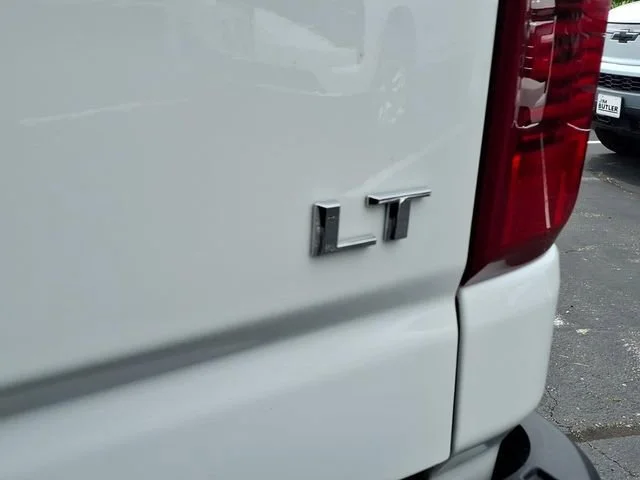 Used 2025 Summit White Chevrolet LT image 23