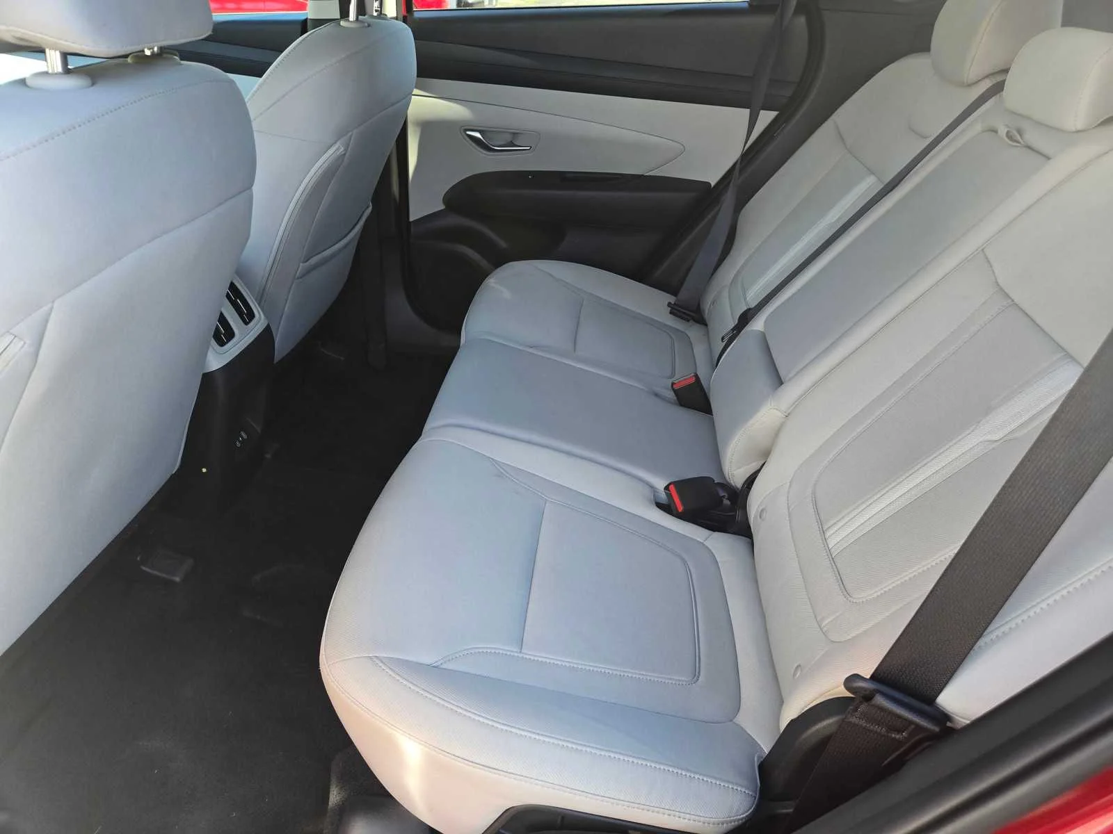 Used 2025  Hyundai SEL image 14