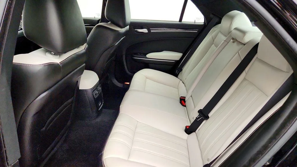 Used 2020 Gloss Black Chrysler 300S AWD image 22