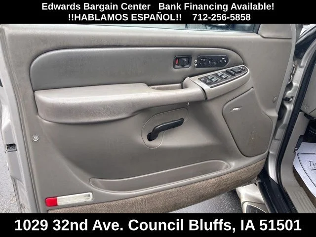 Used 2005 Silver GMC Denali image 16
