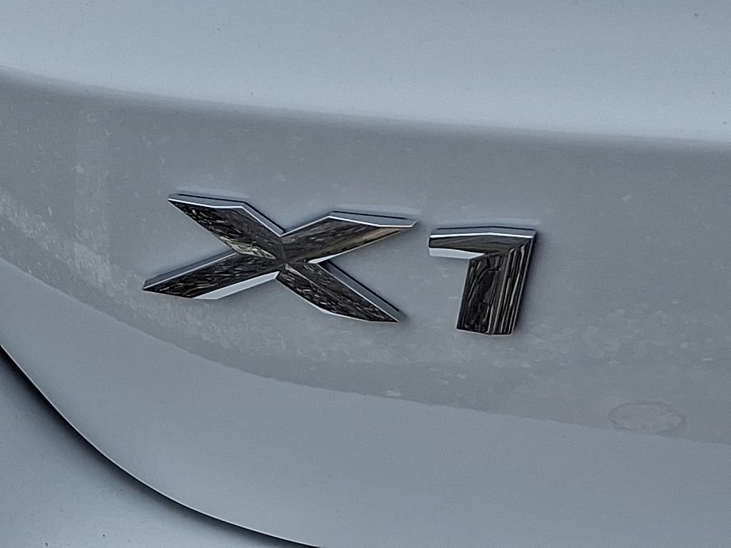 New 2026 Alpine White BMW xDrive28i image 11