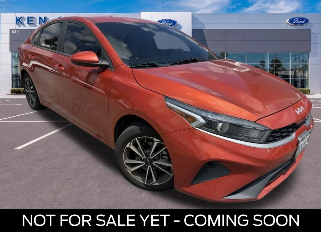 2023 Kia Forte LXS AT's photo
