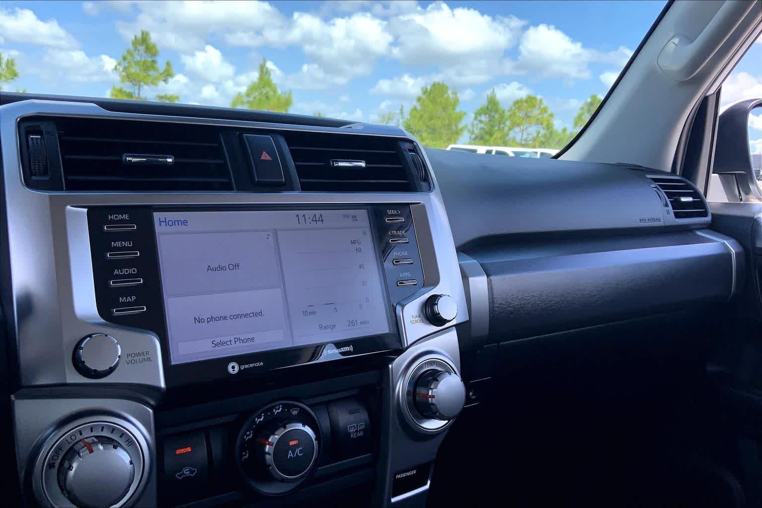 Used 2022 White Toyota SR5 image 35