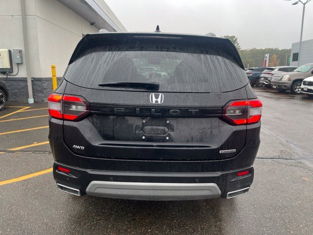 Used 2024 Crystal Black Pearl Honda Touring image 4