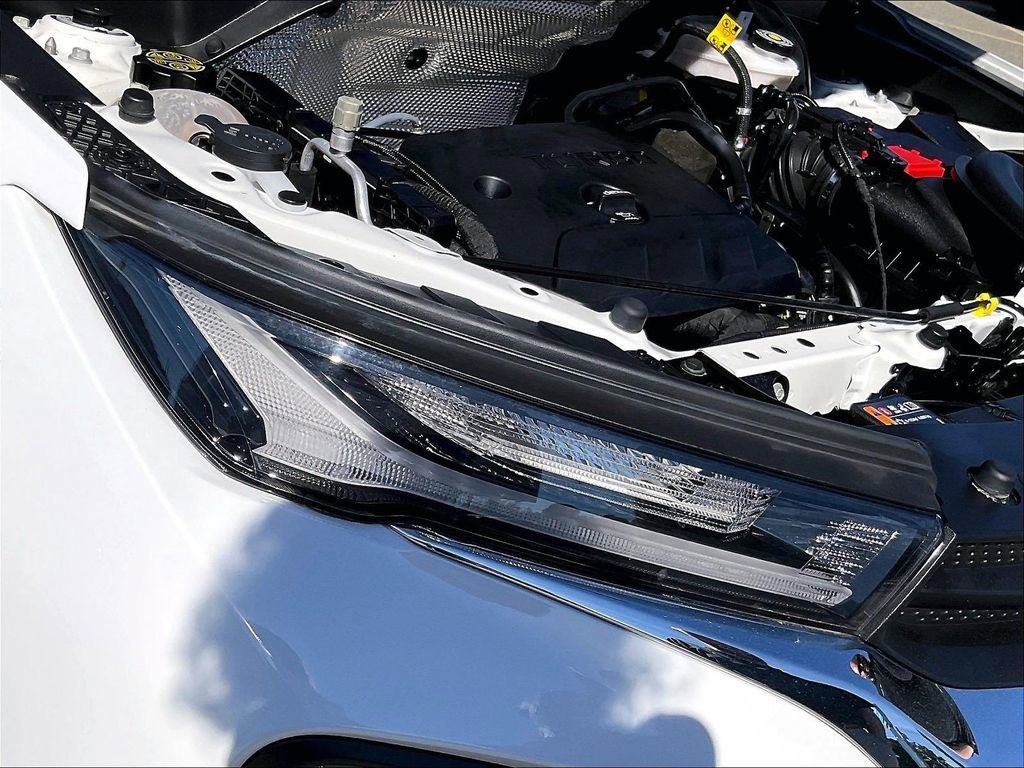 Used 2023 Summit White Chevrolet LT image 31