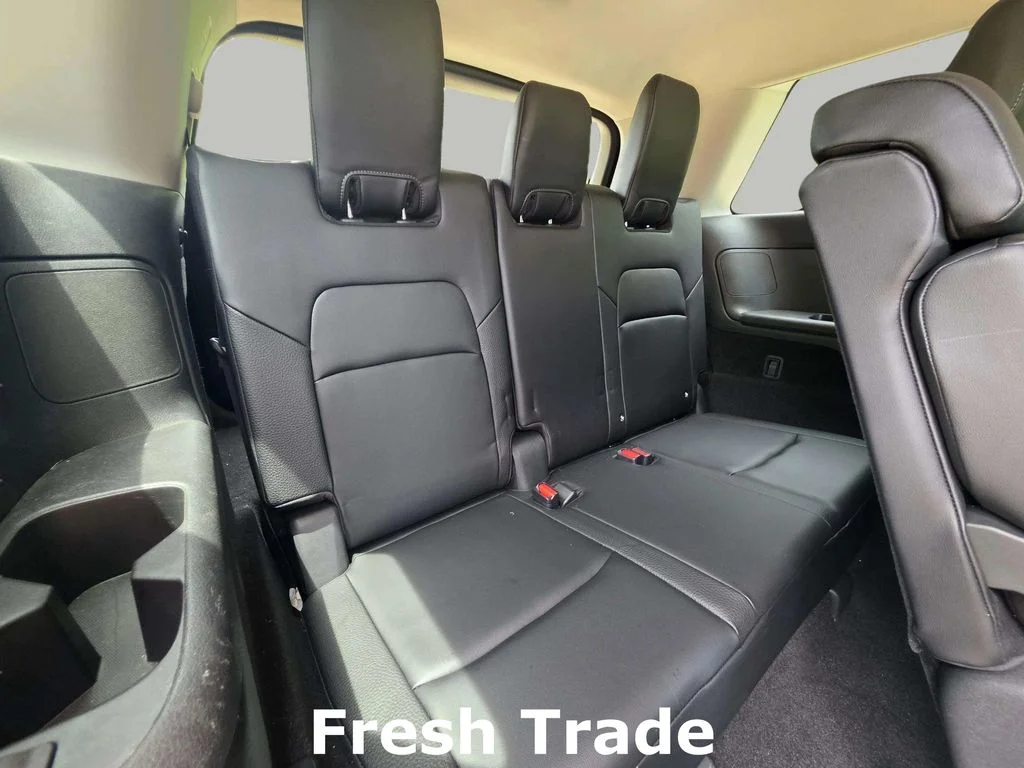 Used 2023 Pearl White Tricoat Super Black Nissan SL image 9