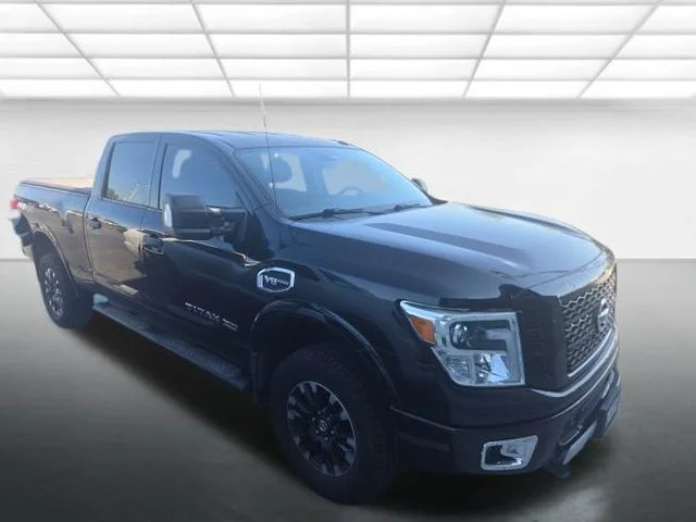 Used 2018 Black Nissan PRO-4X image 5