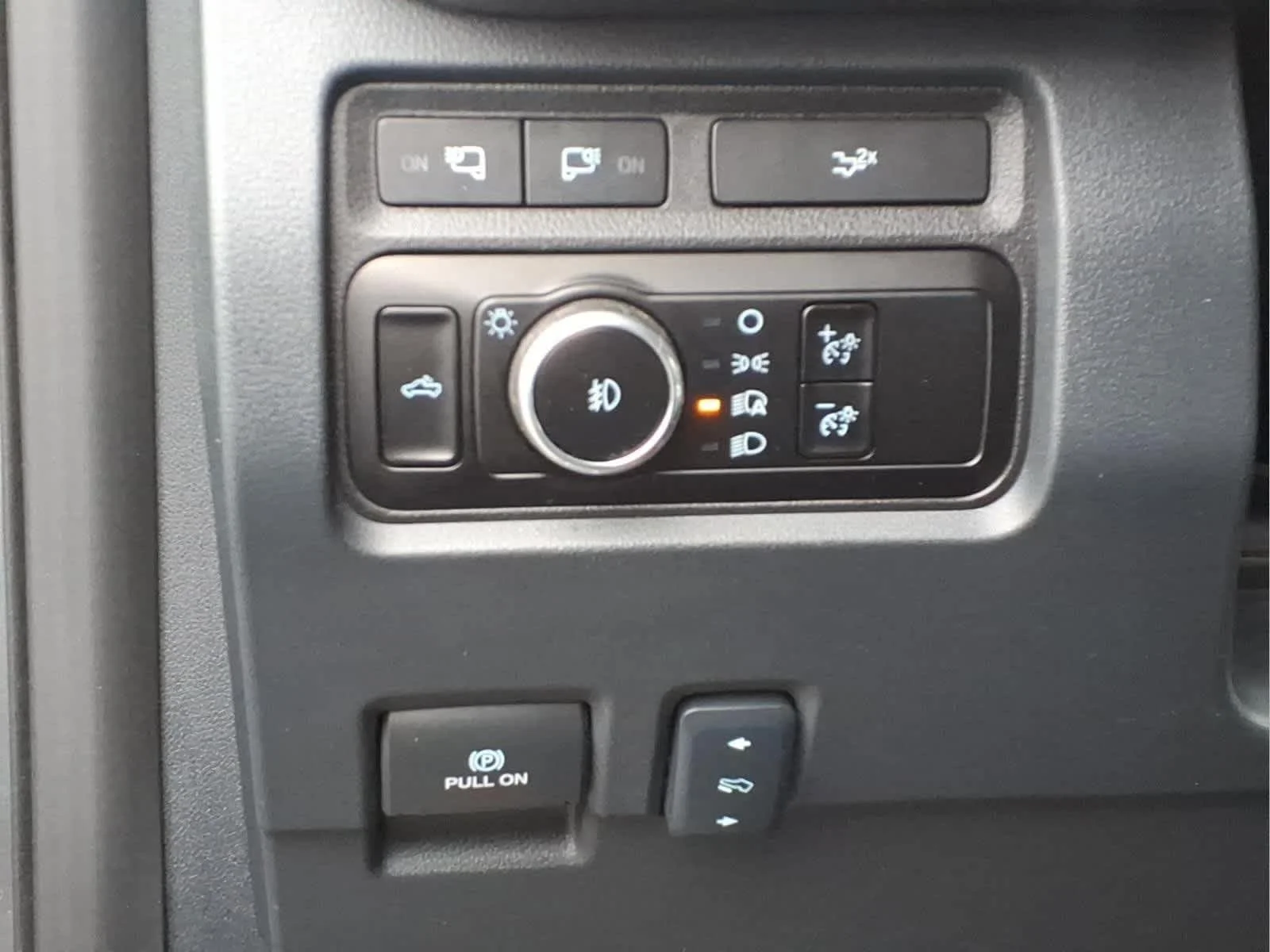 Used 2024 Carbonized Gray Ford LARIAT image 13