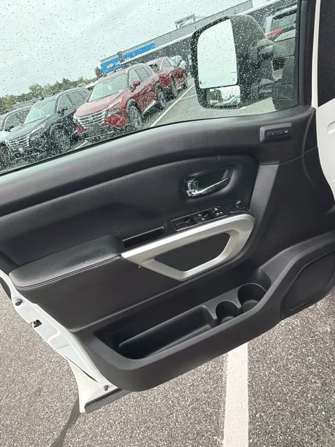 Used 2018 White Nissan PRO-4X image 8