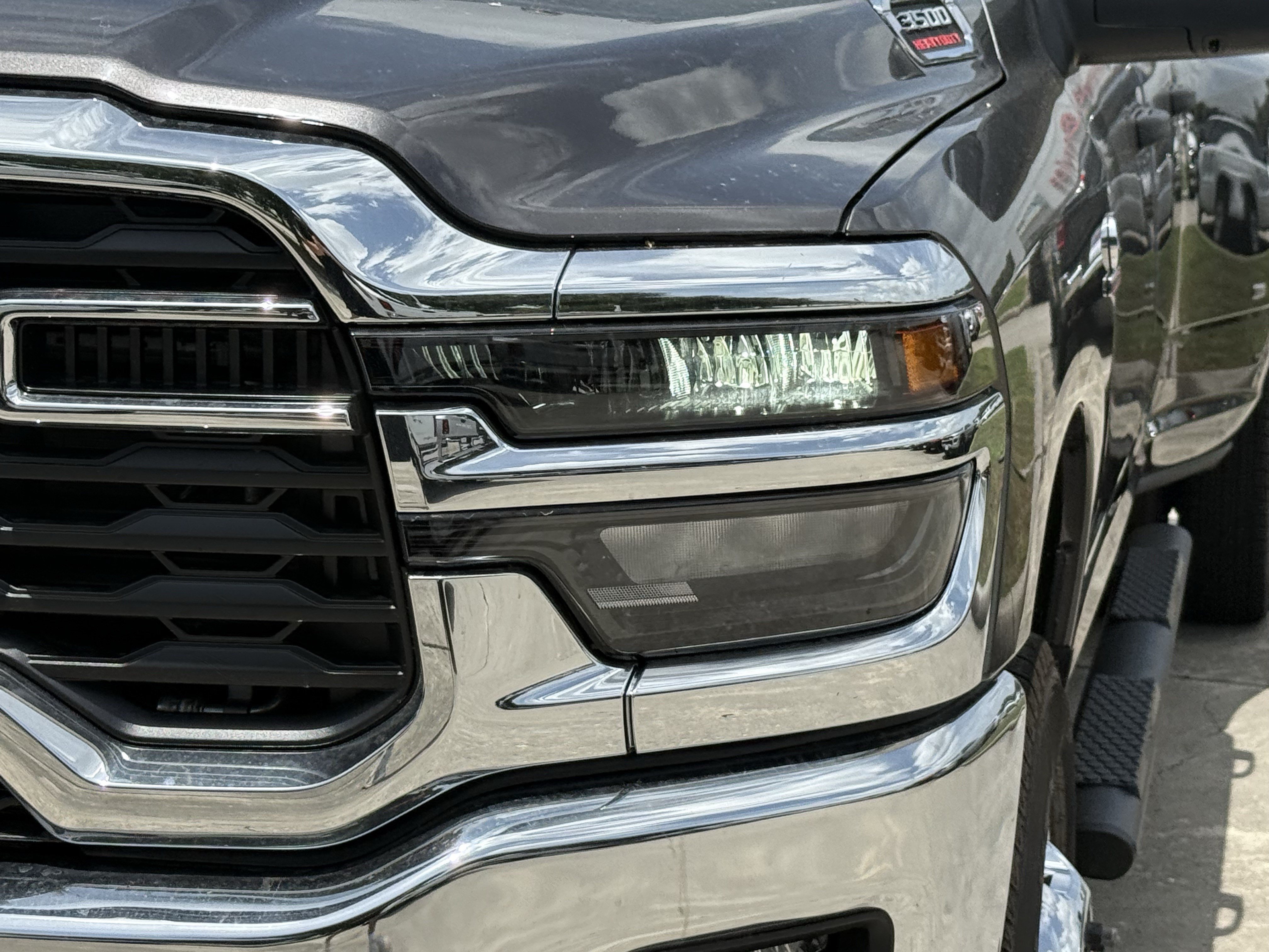 New 2026 Granite Crystal Metallic Clear-Coat Exterior Paint RAM Tradesman image 7