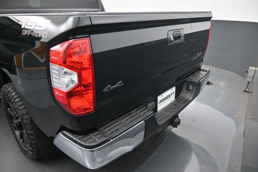 Used 2019 Black Toyota SR5 image 23