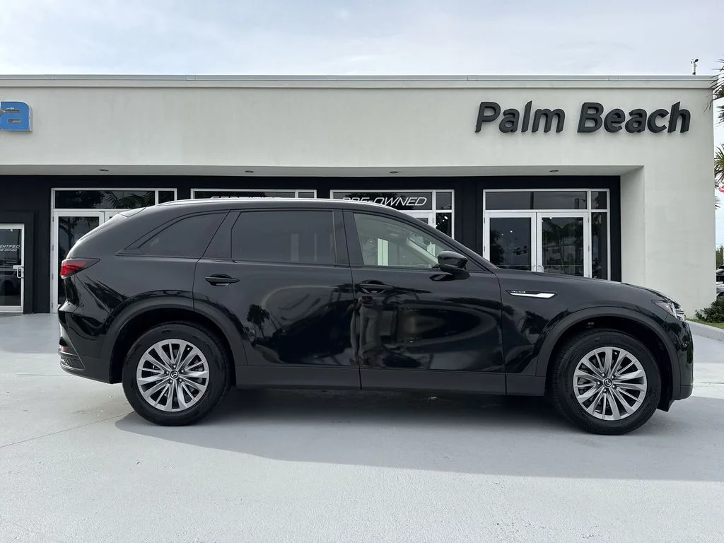 Used 2025 Jet Black Mazda 3.3 Turbo Select image 23