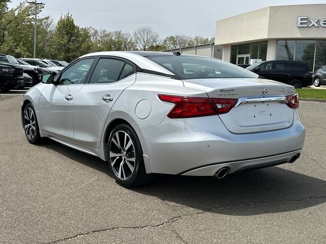 Used 2018 Silver Nissan Platinum image 4