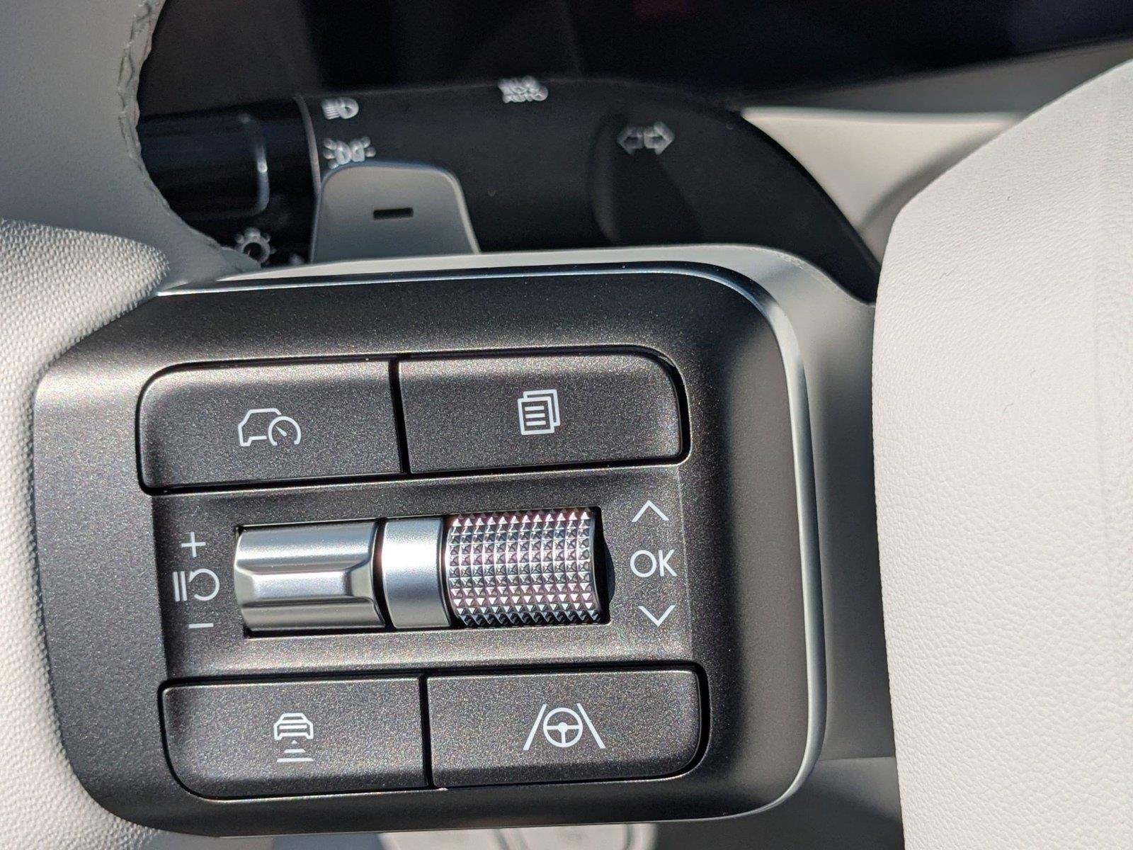 New 2027 Creamy White Pearl Hyundai SEL 7P image 12