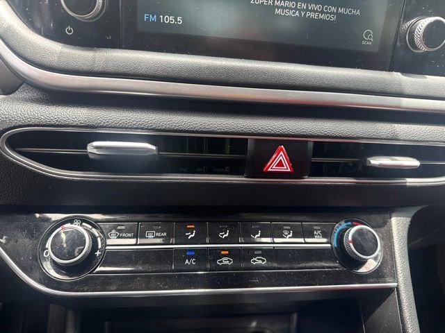 Used 2020 Red Hyundai SE image 14