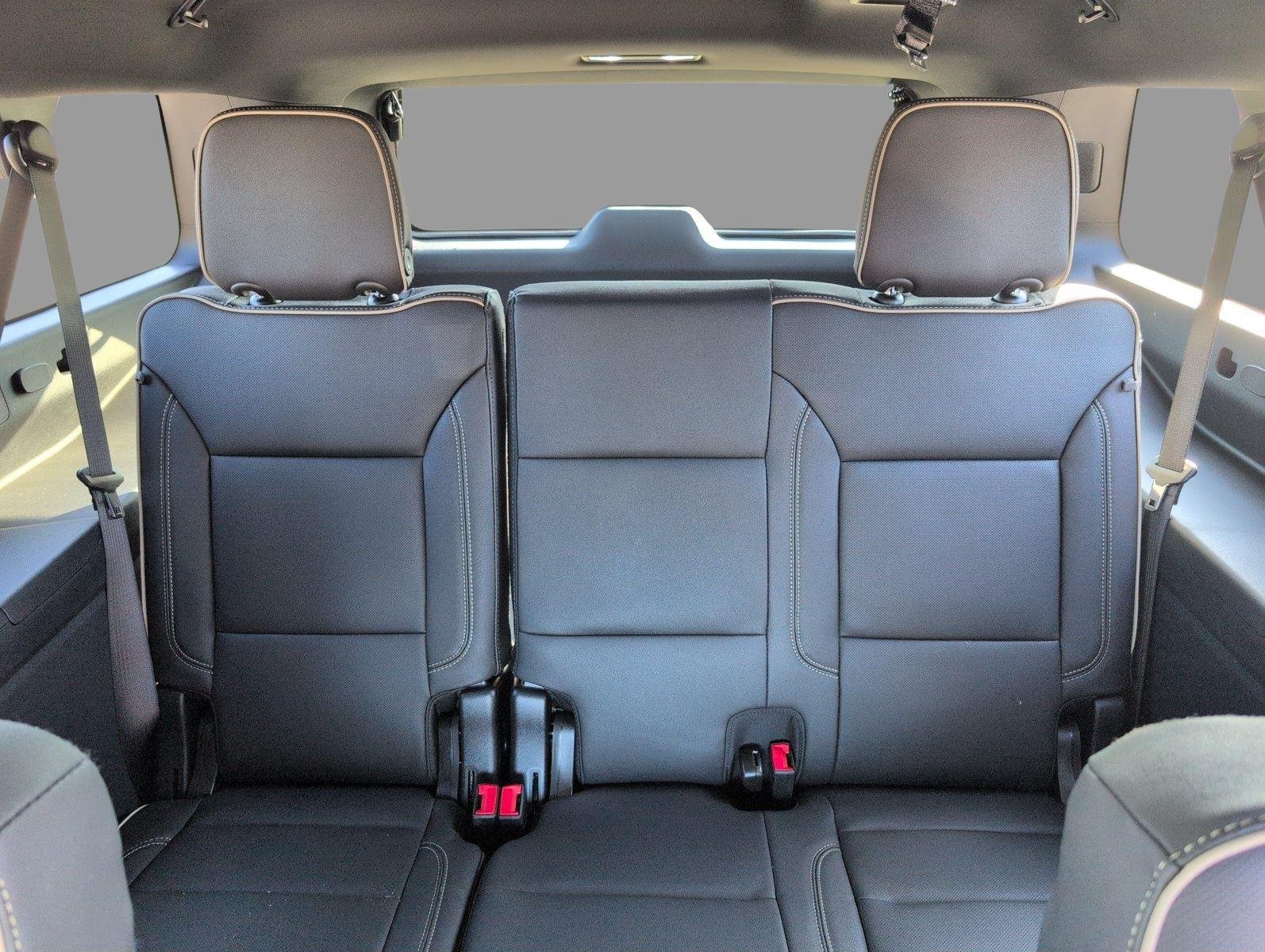 2026 Chevrolet Suburban Premier - Photo 32