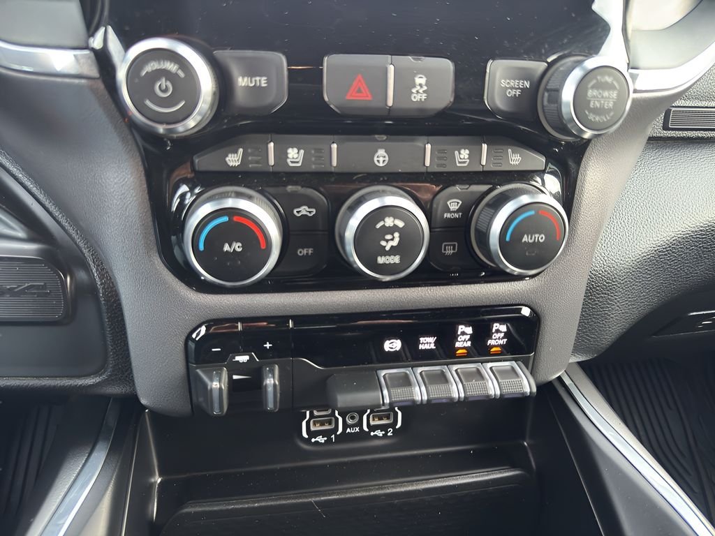 Used 2022 Granite Crystal Metallic Clearcoat Ram Laramie image 25