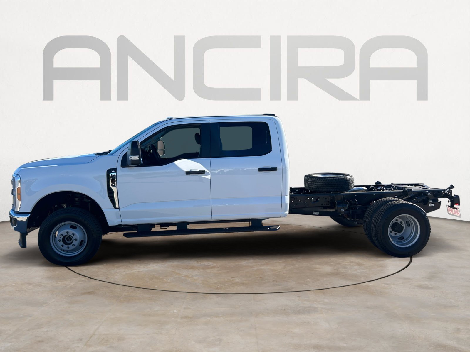 New 2026 Oxford White Ford XL image 7