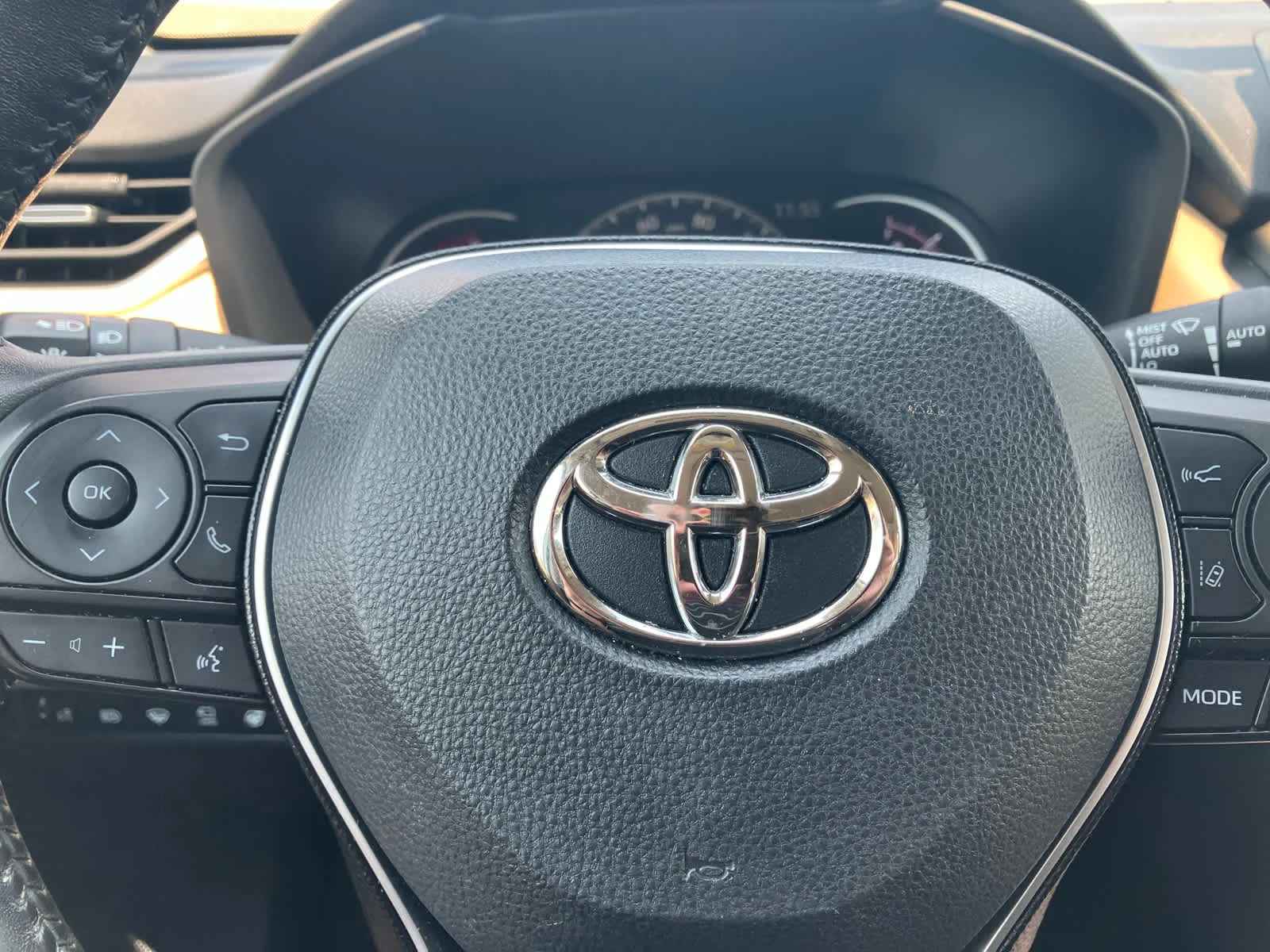 Certified Used 2020 Blizzard Pearl Toyota Limited image 17