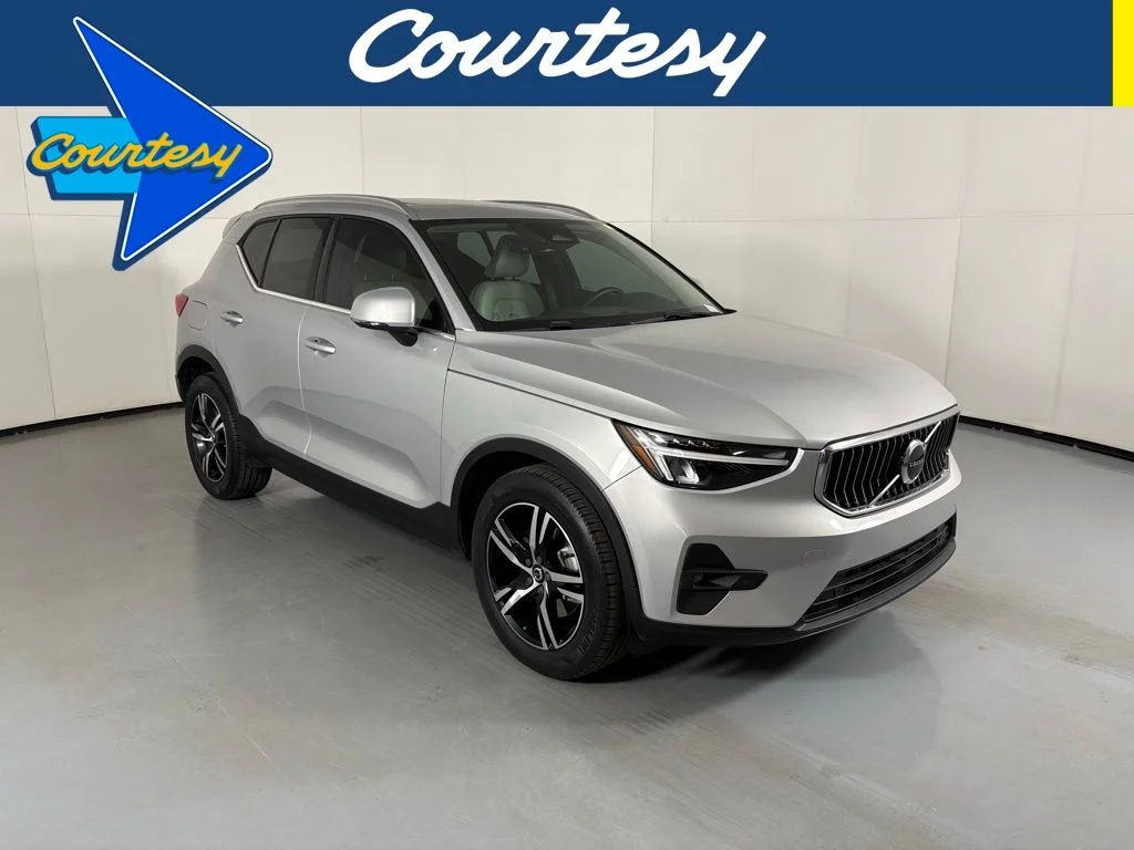2023 Volvo XC40 B5 Plus Bright AWD's photo