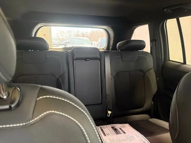 New 2026 Silver Zynith Exterior Paint Jeep Laredo X image 13