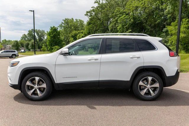 Used 2019 White Jeep Limited image 9