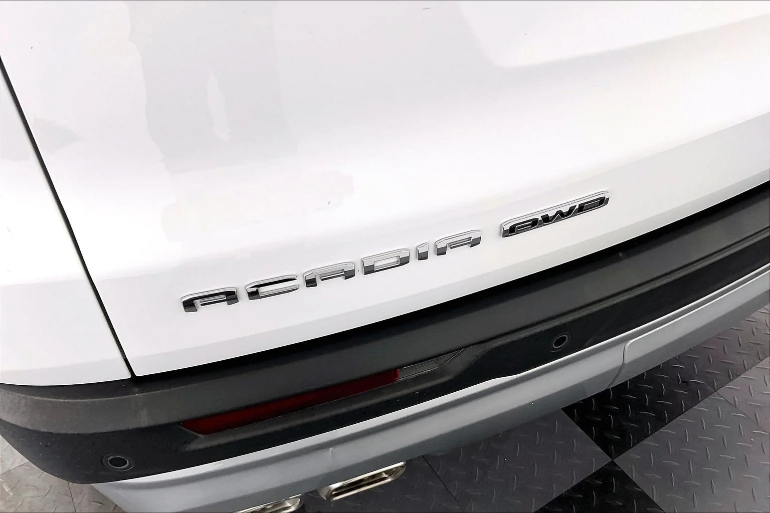 Used 2026 Summit White GMC AWD Elevation image 31