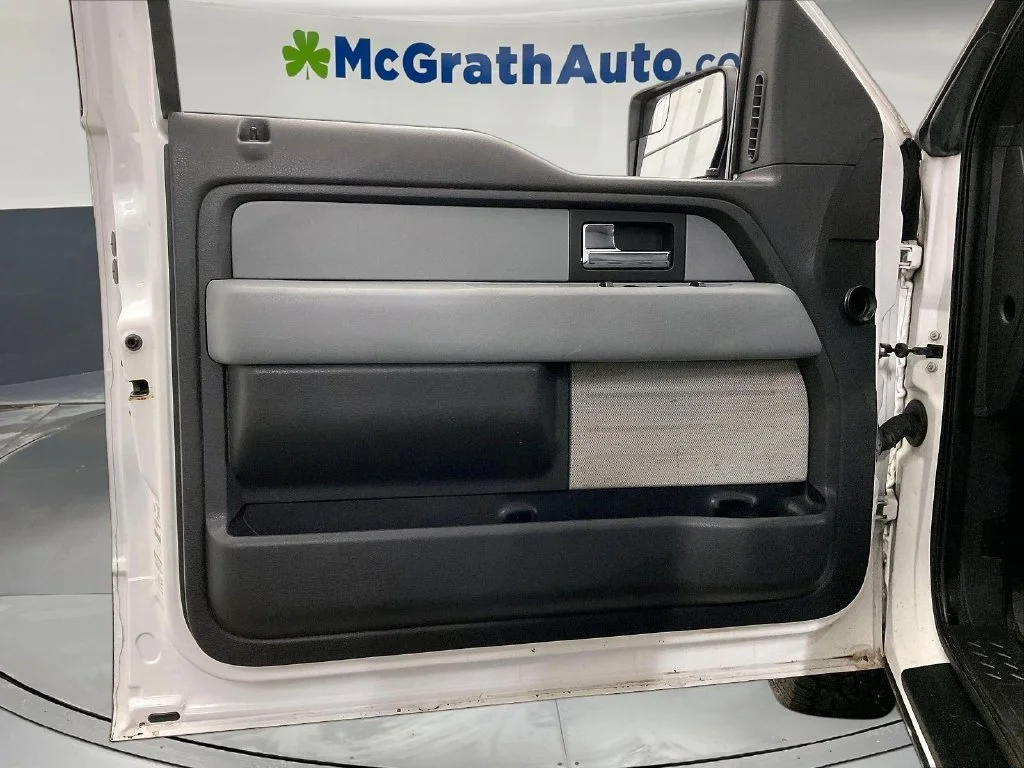 Used 2013 White Ford XL image 27