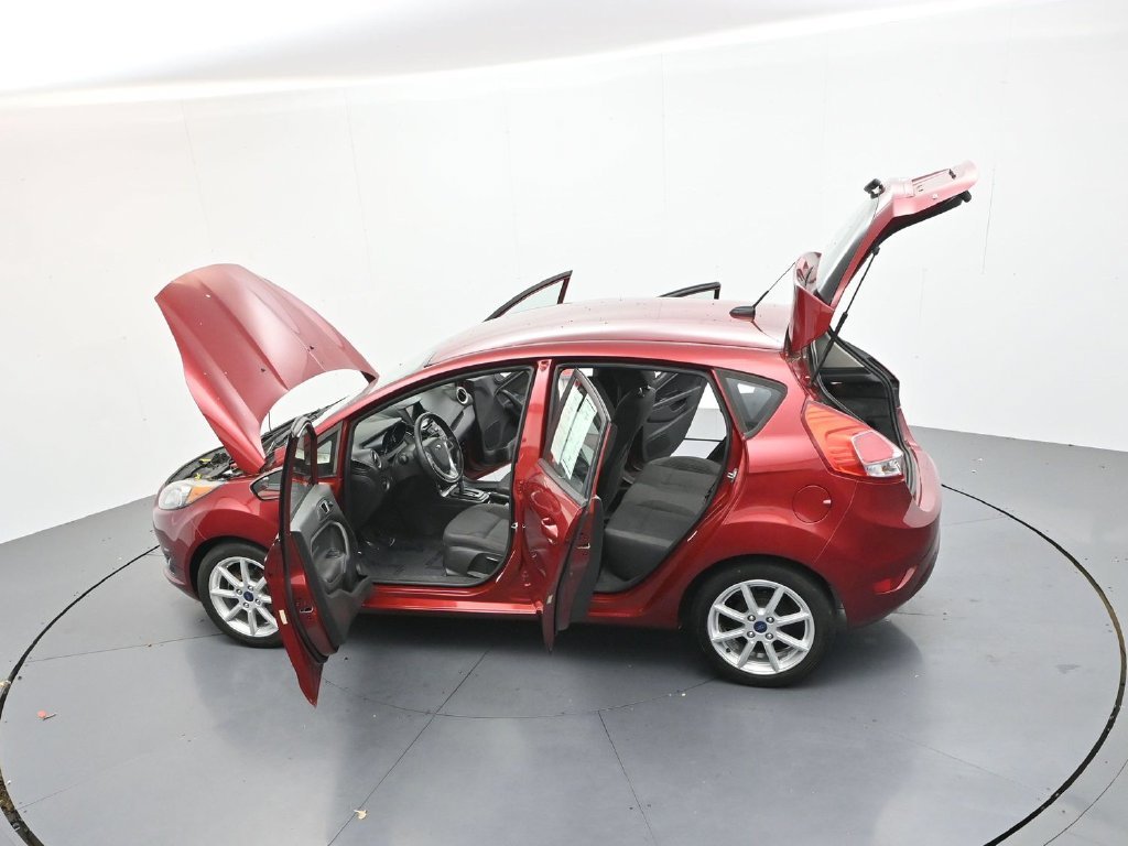 Used 2015 Red Ford SE image 27