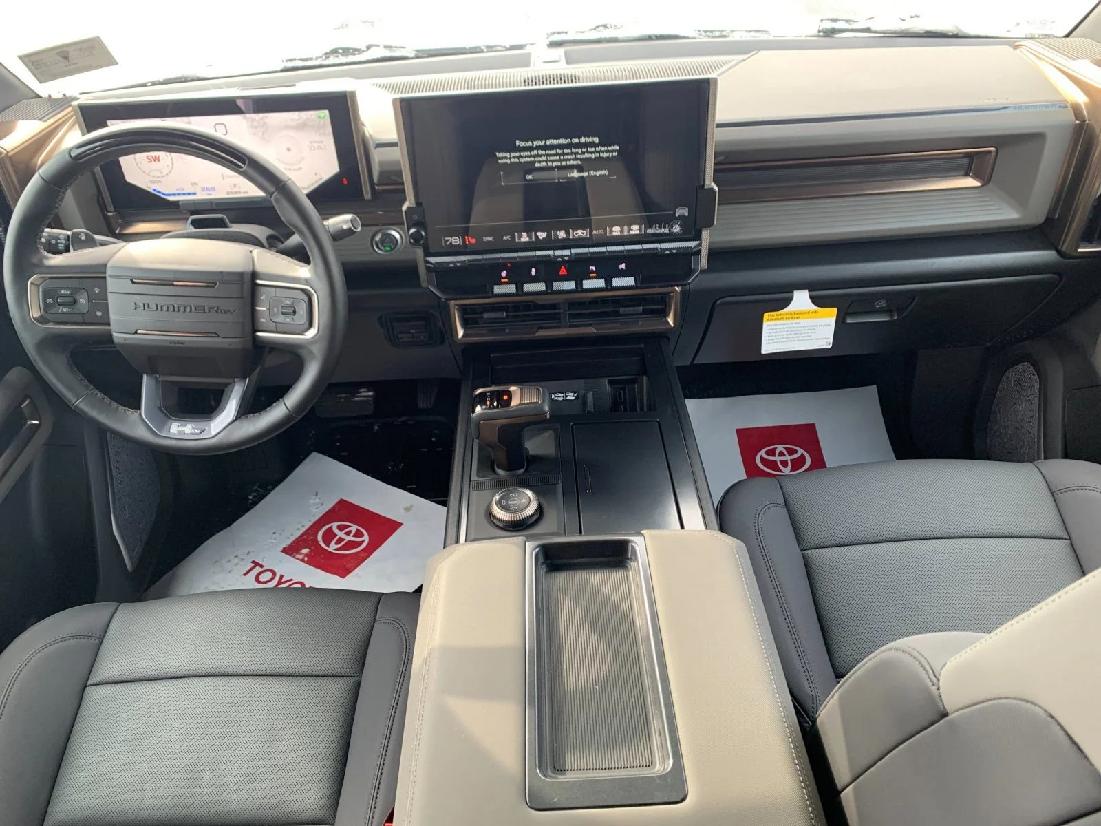 2025 GMC HUMMER EV 2X - Photo 14