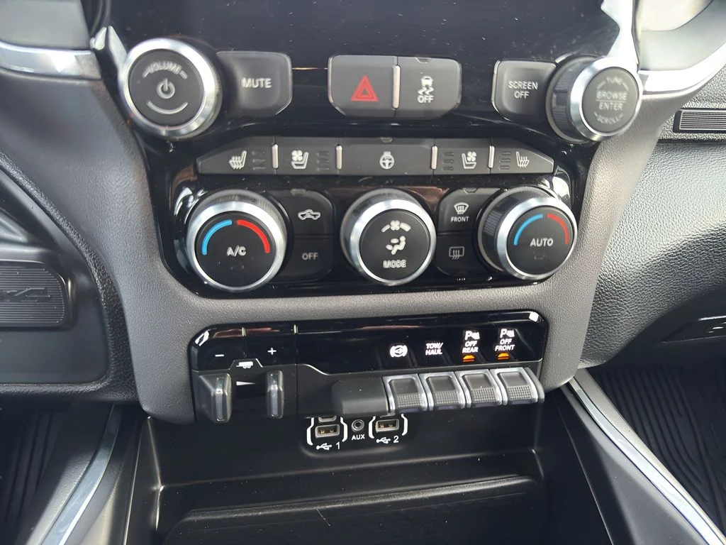 Used 2022 Granite Crystal Metallic Clearcoat Ram Laramie image 25