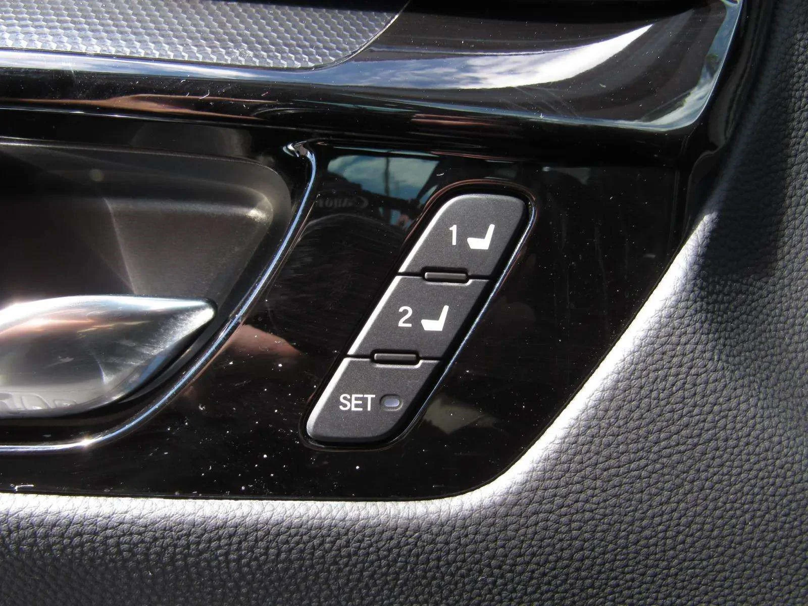 Certified Used 2026 Solar Silver Metallic Honda AWD EX-L image 57