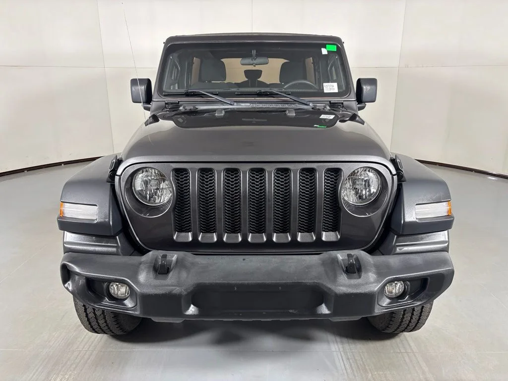 Used 2023 Gray Jeep Sport S image 3
