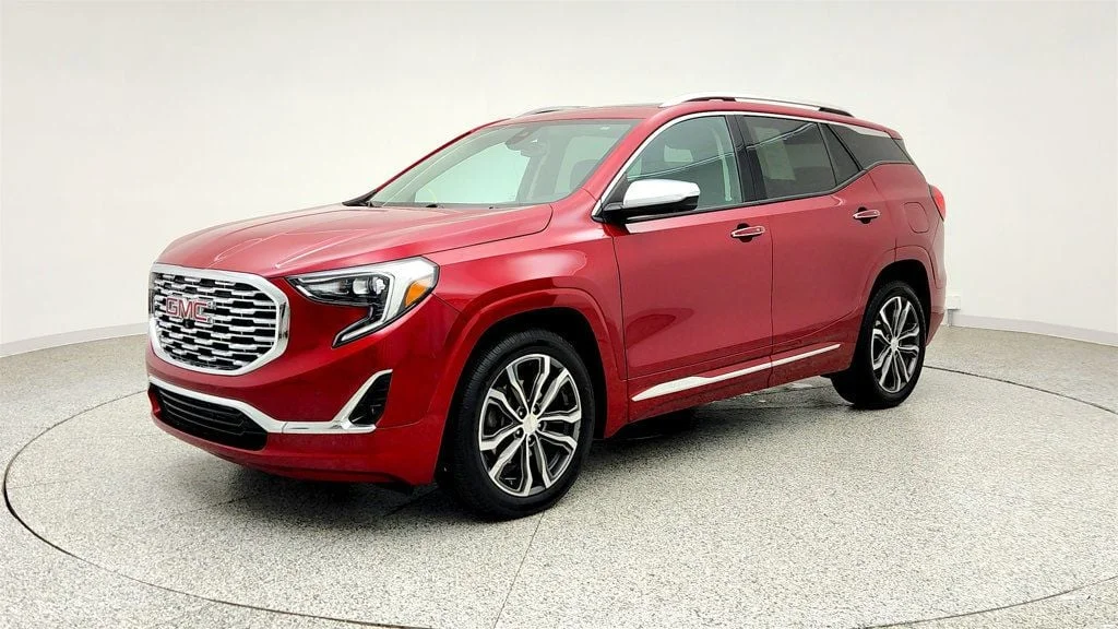 Used 2020 Red Quartz Tintcoat GMC FWD 4dr Denali w/ Premium Package & Skyscape Sunroof image 1