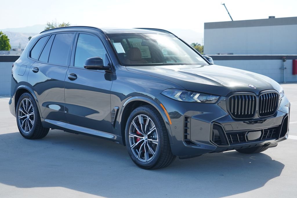 New 2026 Dravit Grey Metallic BMW xDrive50e image 3