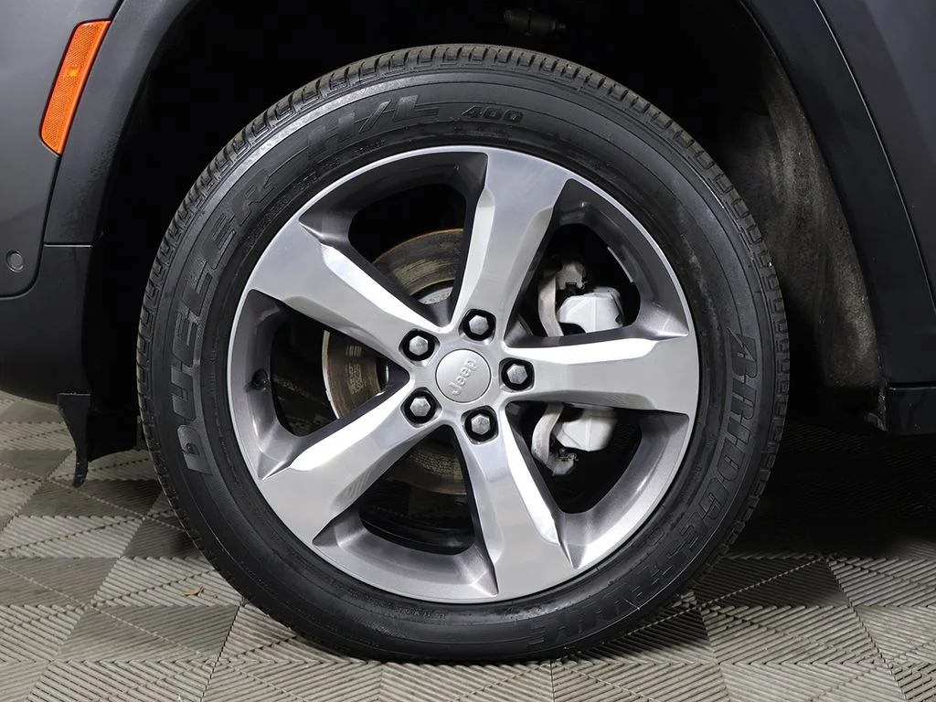 Used 2022 Gray Jeep Limited image 27