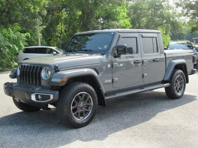 Used 2023 Gray Jeep Overland image 3