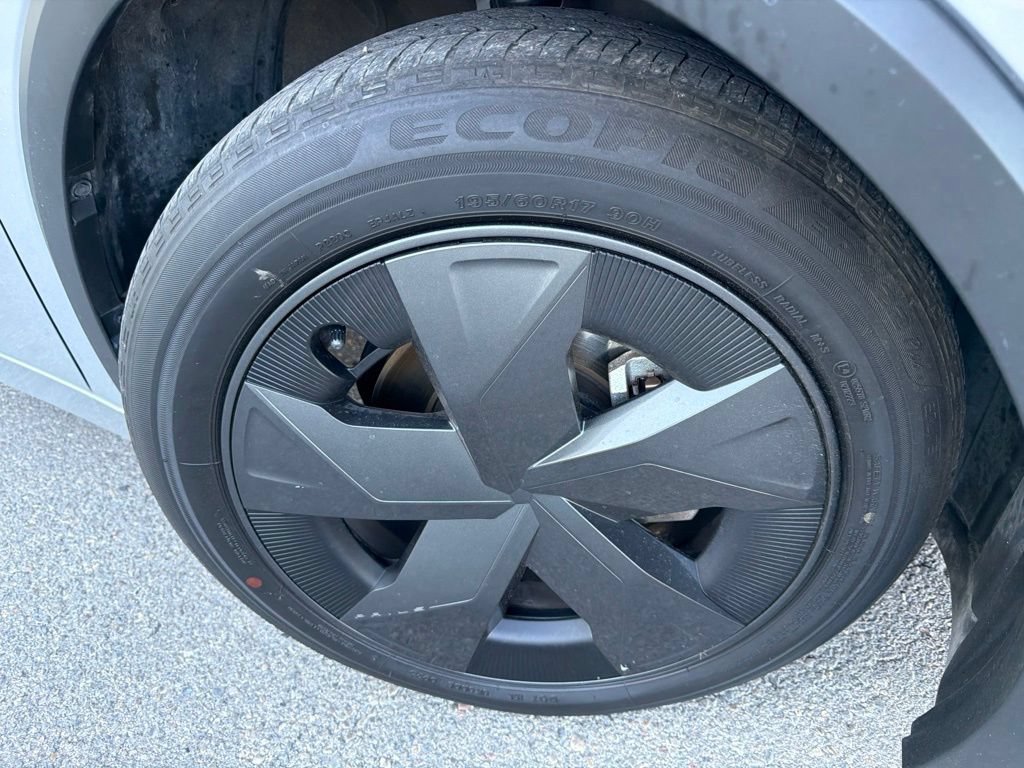 Used 2025 Cutting Edge Toyota LE image 3