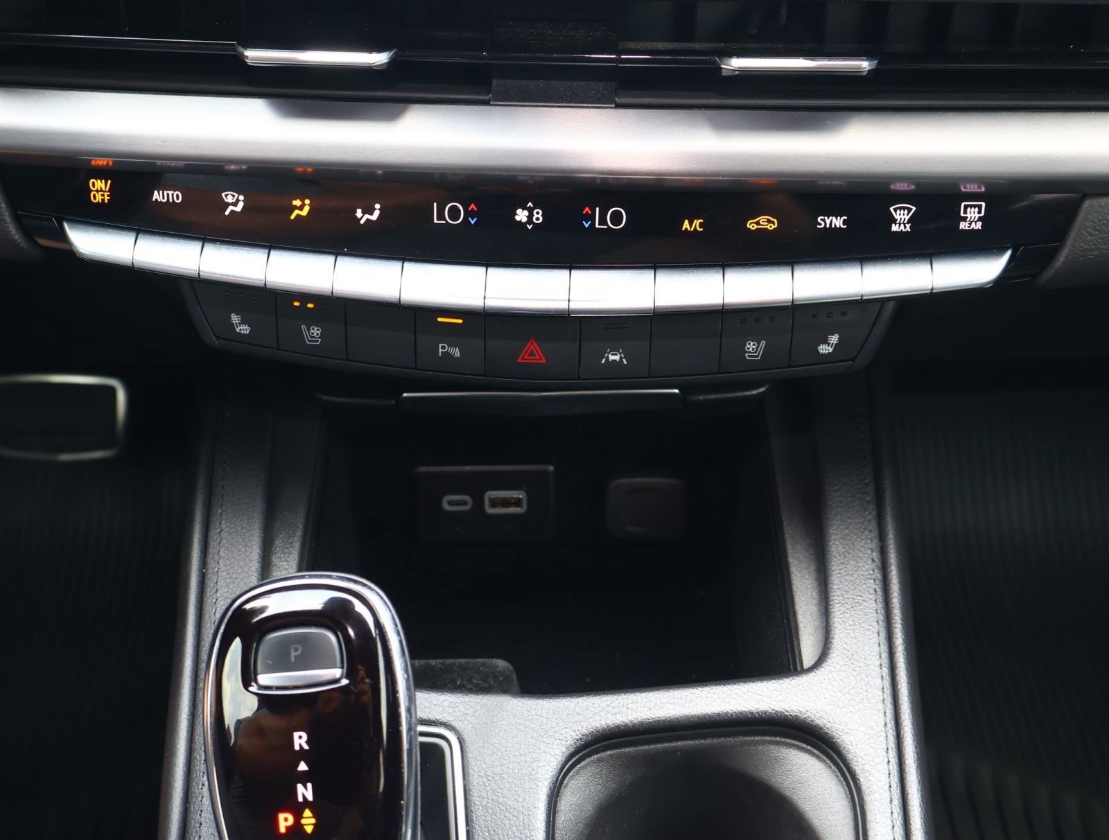 Used 2024 Crystal White Tricoat Cadillac Sport image 28