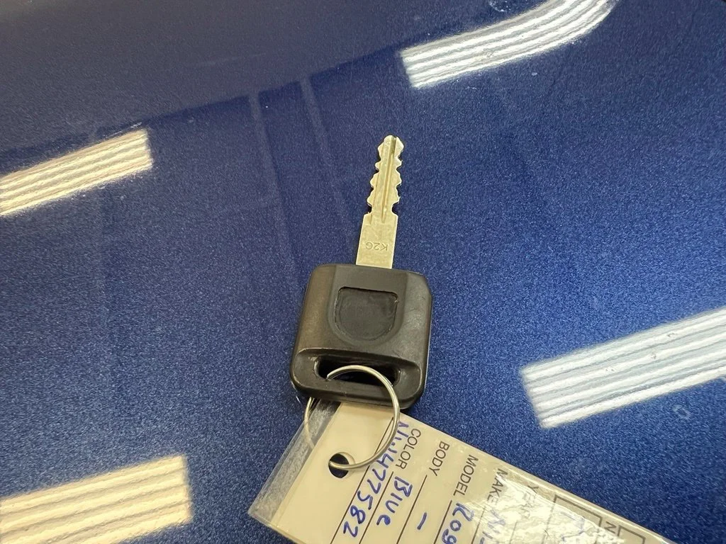 Used 2022 Blue Nissan S image 19