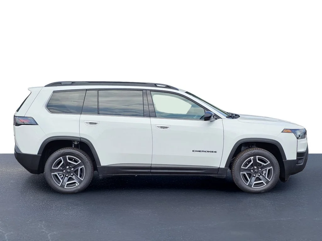 New 2026 Bright White Clear-Coat Exterior Paint Jeep Limited image 7