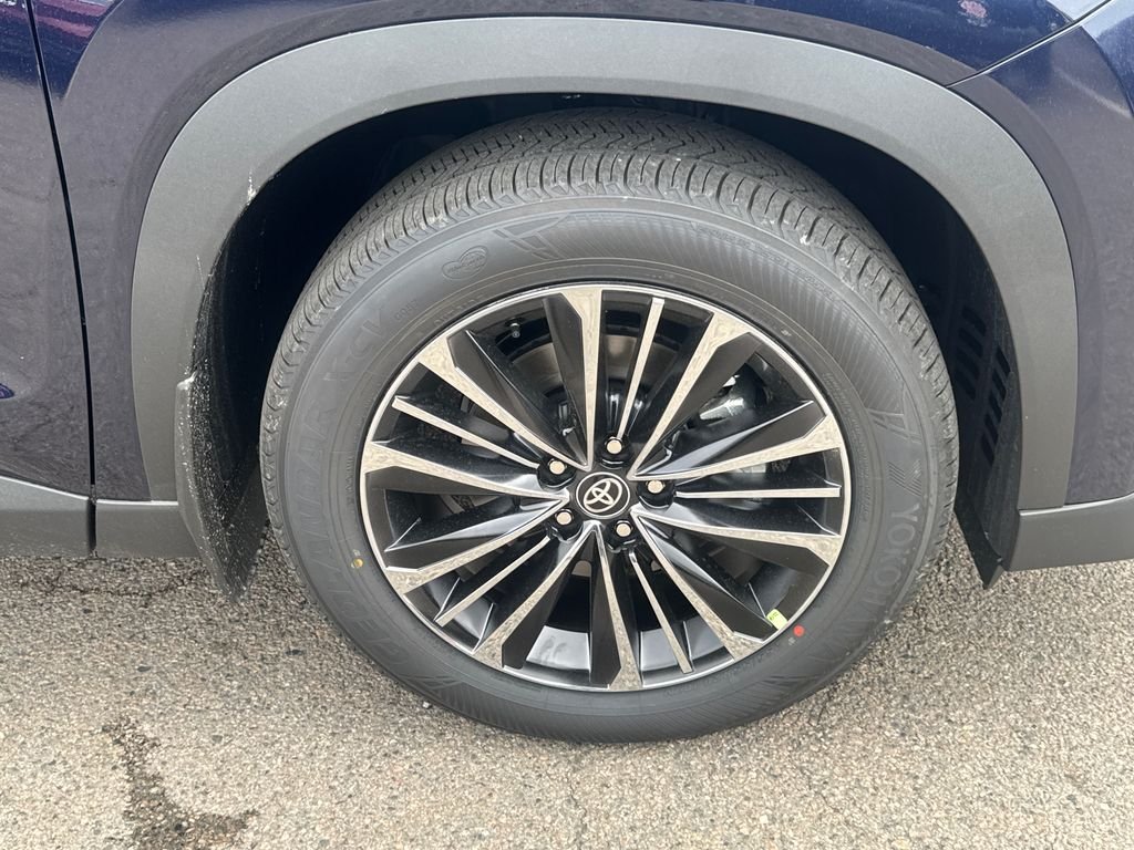 New 2026 Blue Toyota MAX Platinum image 43