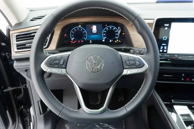 New 2026 Deep Black Pearl Volkswagen 2.0T SE w/Technology image 27
