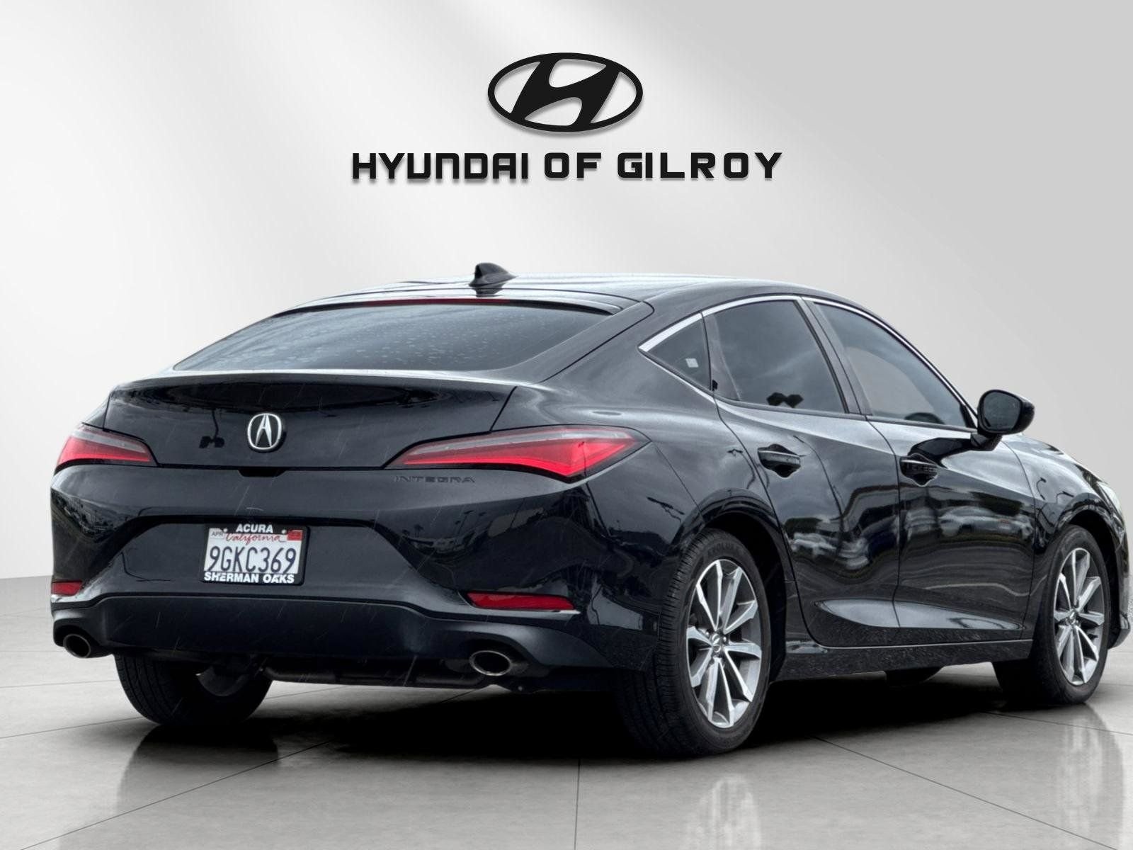 Used 2023  Acura Base image 5