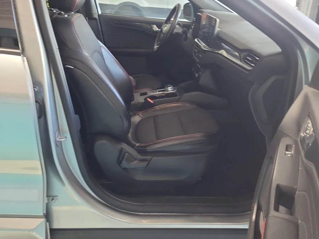 Used 2023 Silver Ford ST-Line Select image 2