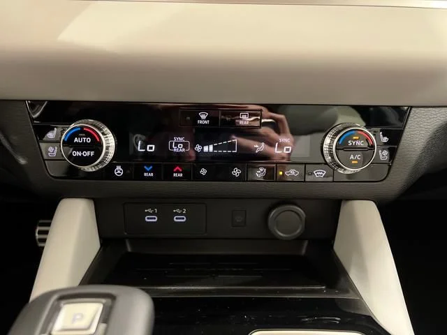 2025 Mitsubishi Outlander SEL Platinum Edition - Photo 15